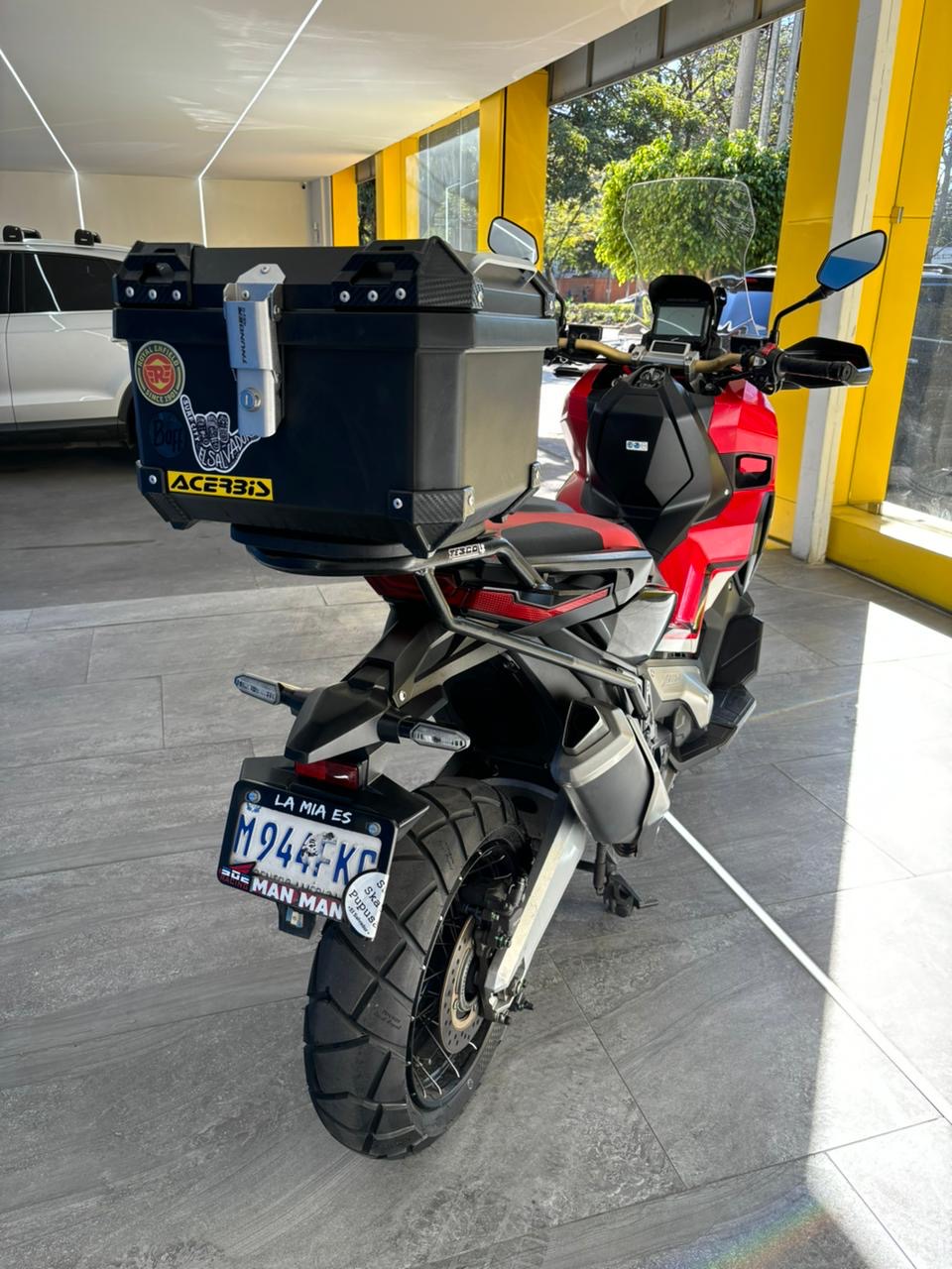 2e6433fd-c630-49d6-a769-6802ef8d0c1d